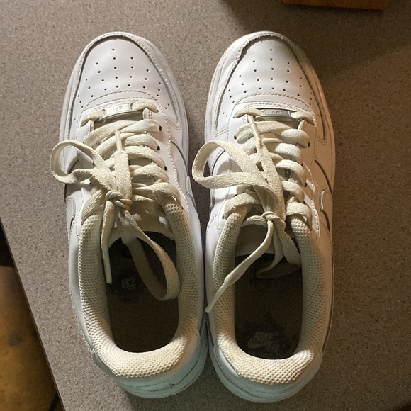 Size 5.5 nike Air Forces worn only a handful of times. Still look new. - Picture 2 of 4